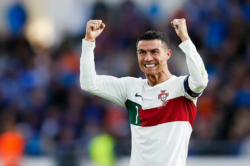 Ronaldo đã bắt đầu chơi bóng từ khi còn là một cậu bé thiếu niên